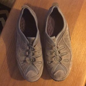Women’s Light Brown Suede Shoes Size 8